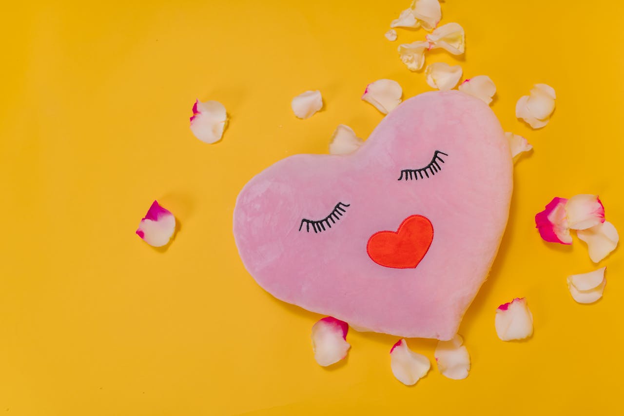 Poduszki z własnym nadrukiem na walentynki – 3 pomysły