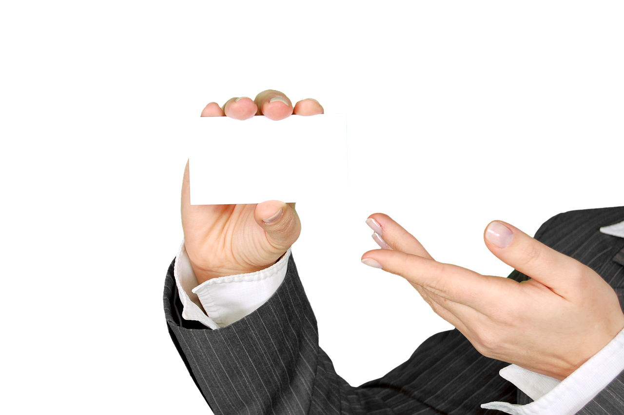 Jak spójność wizytówki z identyfikacją wizualną wzmacnia markę